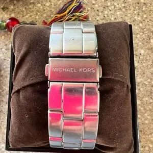 NWT MICHAEL KORS BEL AIRE SILVER TONE CHRONOGRAPH BRACELET WATCH MK5462 With Box MICHAEL KORS BEL AIRE SILVER TONE CHRONOGRAPH BRACELET WATCH  main image 4